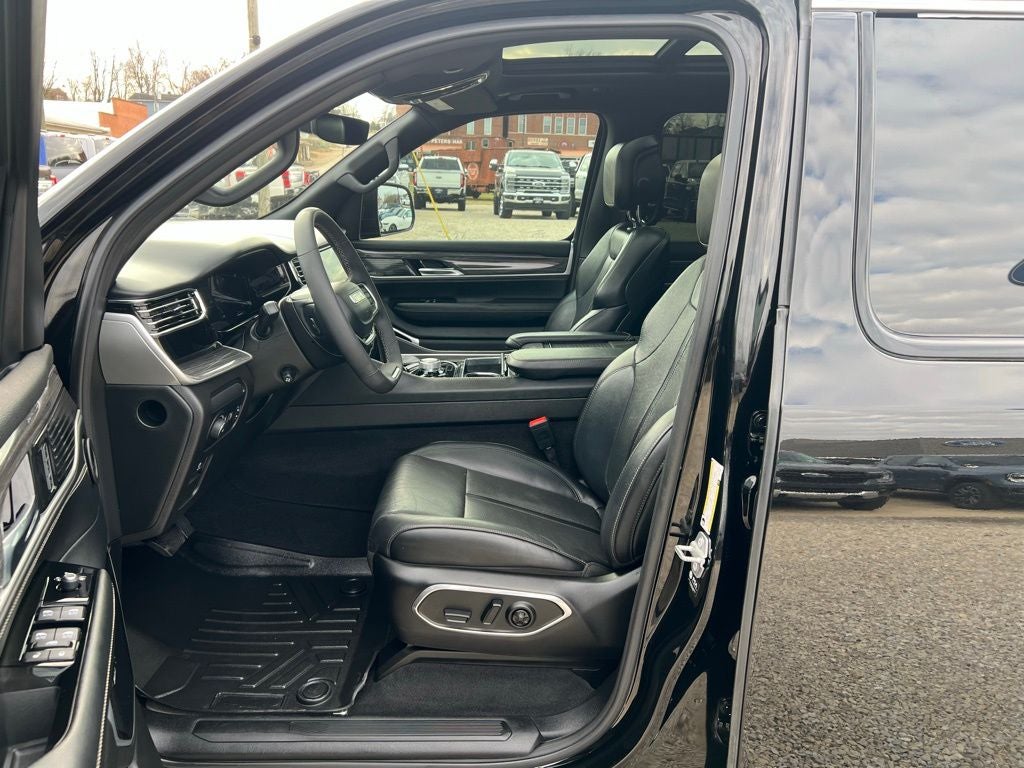 2022 Jeep Wagoneer Series III