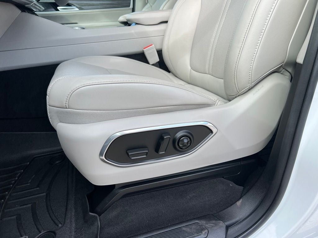 2023 Jeep Wagoneer Series III