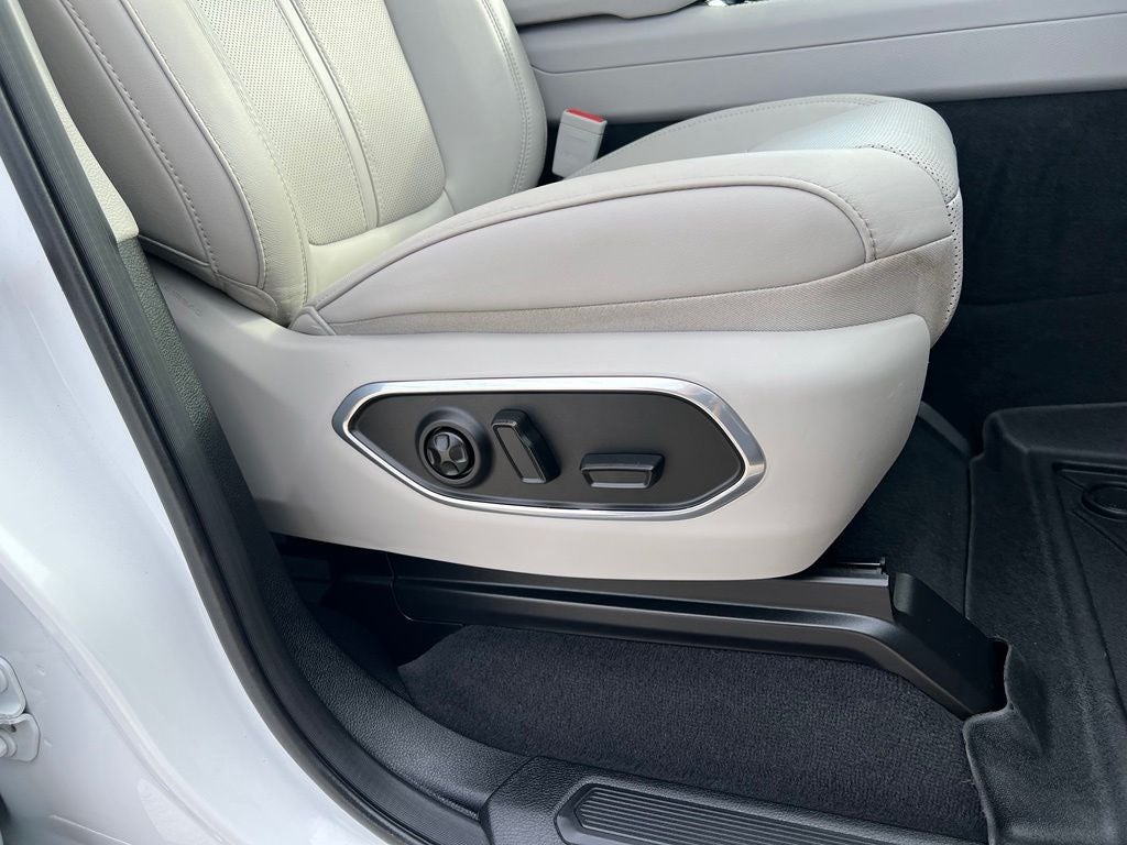 2023 Jeep Wagoneer Series III