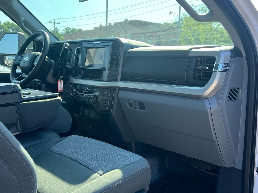 2025 Ford F-600SD XLT 169 WB