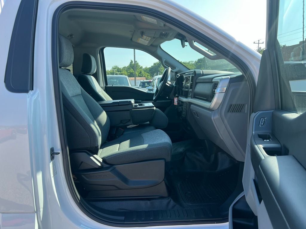 2025 Ford F-600SD XLT 169 WB
