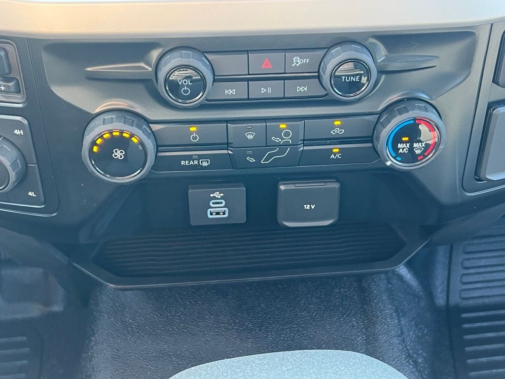 2025 Ford F-600SD XLT 169 WB