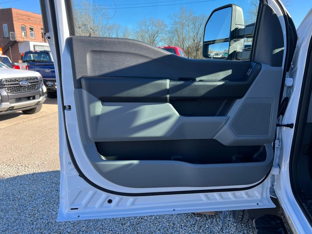 2026 Ford F-600SD XL 145 WB