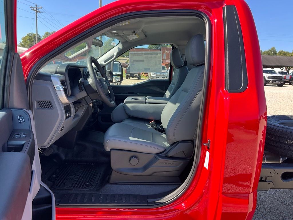 2027 Ford F-350 XL 145 WB