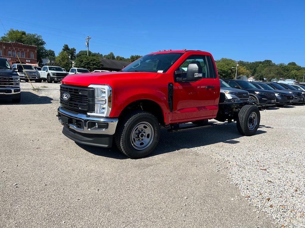 2027 Ford F-350 XL 145 WB