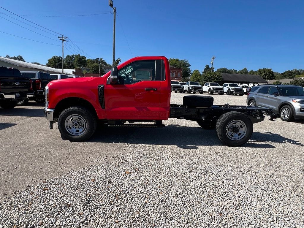 2027 Ford F-350 XL 145 WB