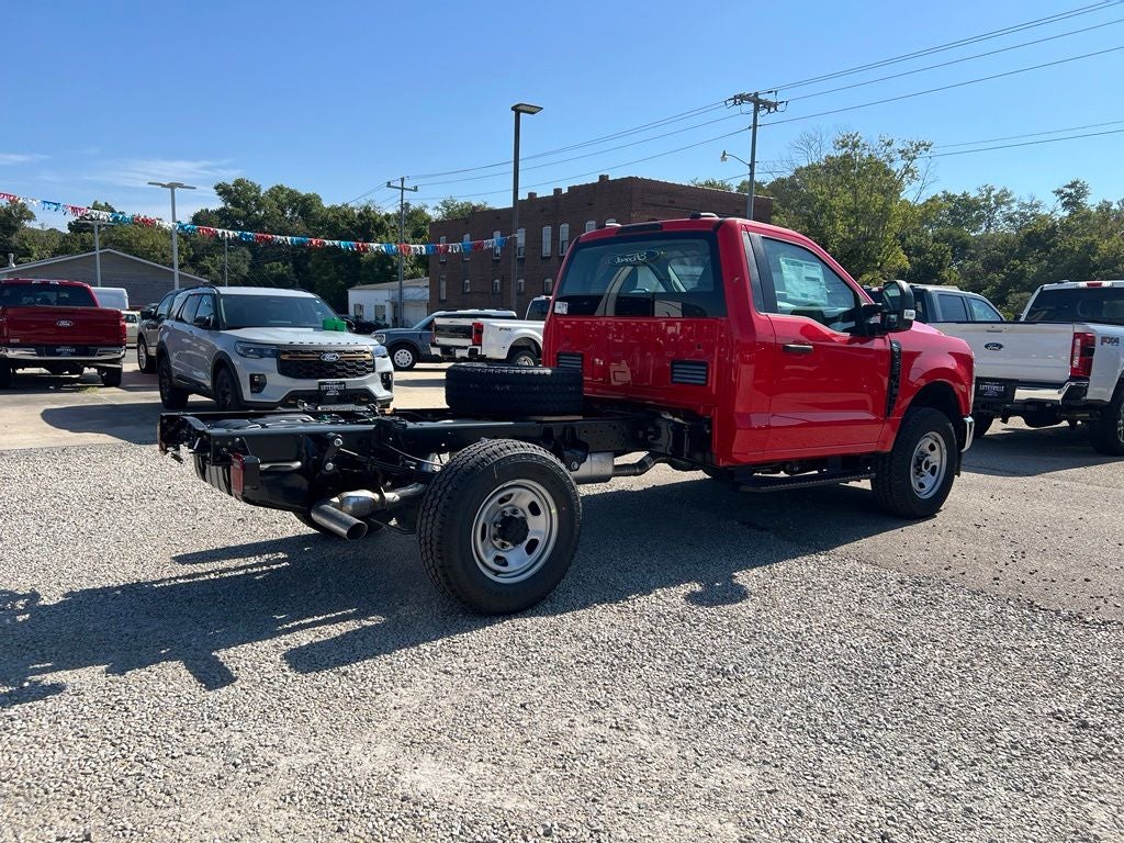 2027 Ford F-350 XL 145 WB