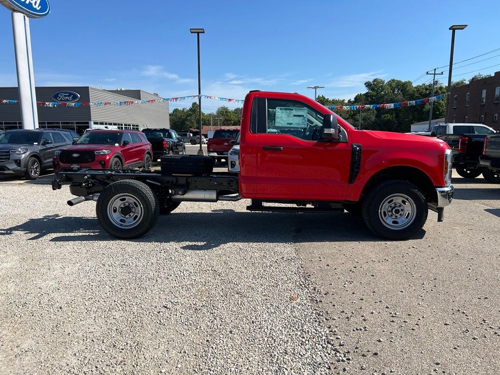 2027 Ford F-350 XL 145 WB