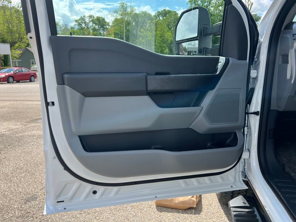 2025 Ford F-350 XL 145 WB