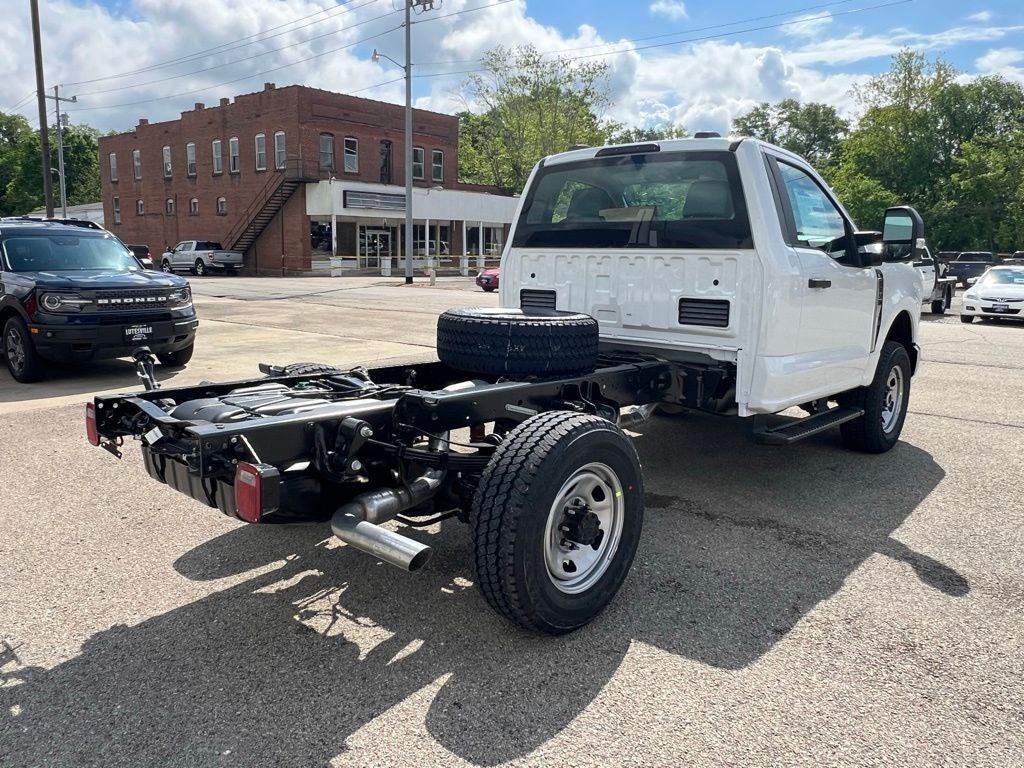 2025 Ford F-350 XL 145 WB