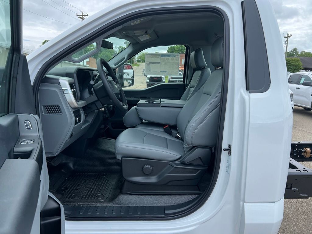 2025 Ford F-550SD XL DRW