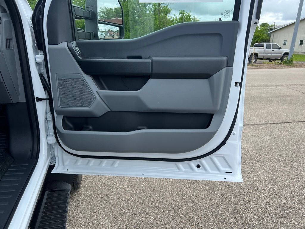 2025 Ford F-550SD XL DRW