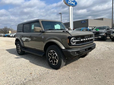 2026 Ford Bronco Outer Banks