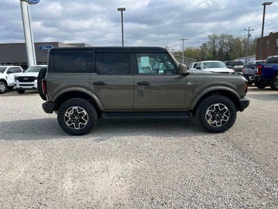 2026 Ford Bronco Outer Banks