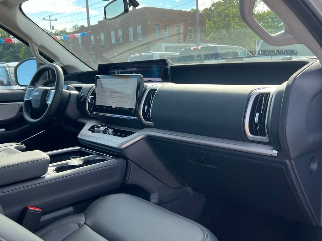 2027 Ford Expedition Active