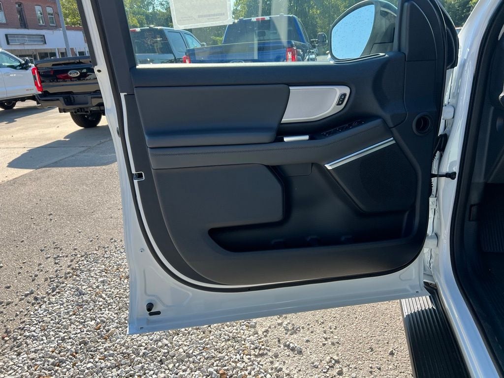 2027 Ford Expedition Active