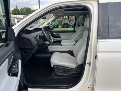 2025 Ford Expedition Platinum