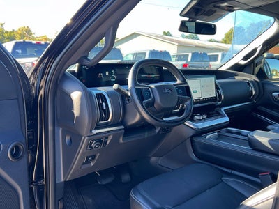 2025 Ford Expedition Platinum
