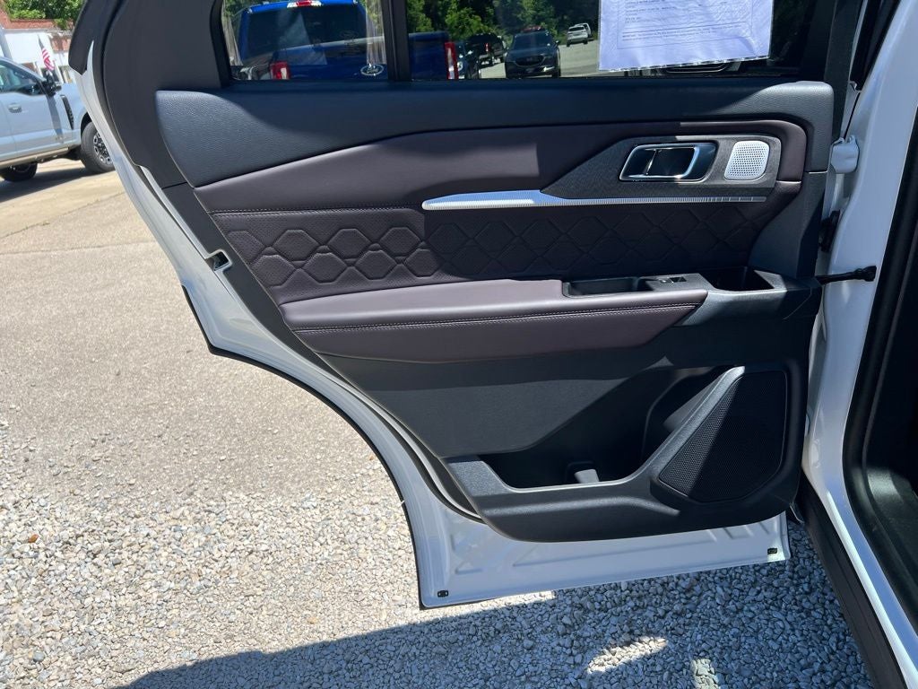 2025 Ford Explorer Platinum