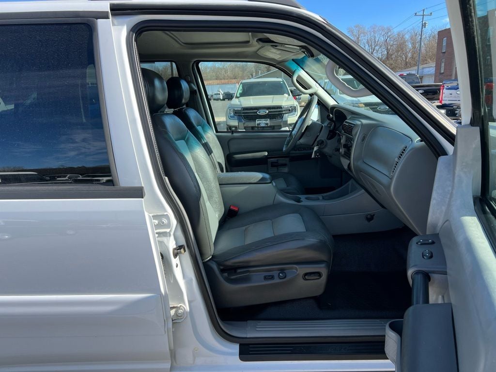 2003 Ford Explorer Sport Trac XLS 126 WB