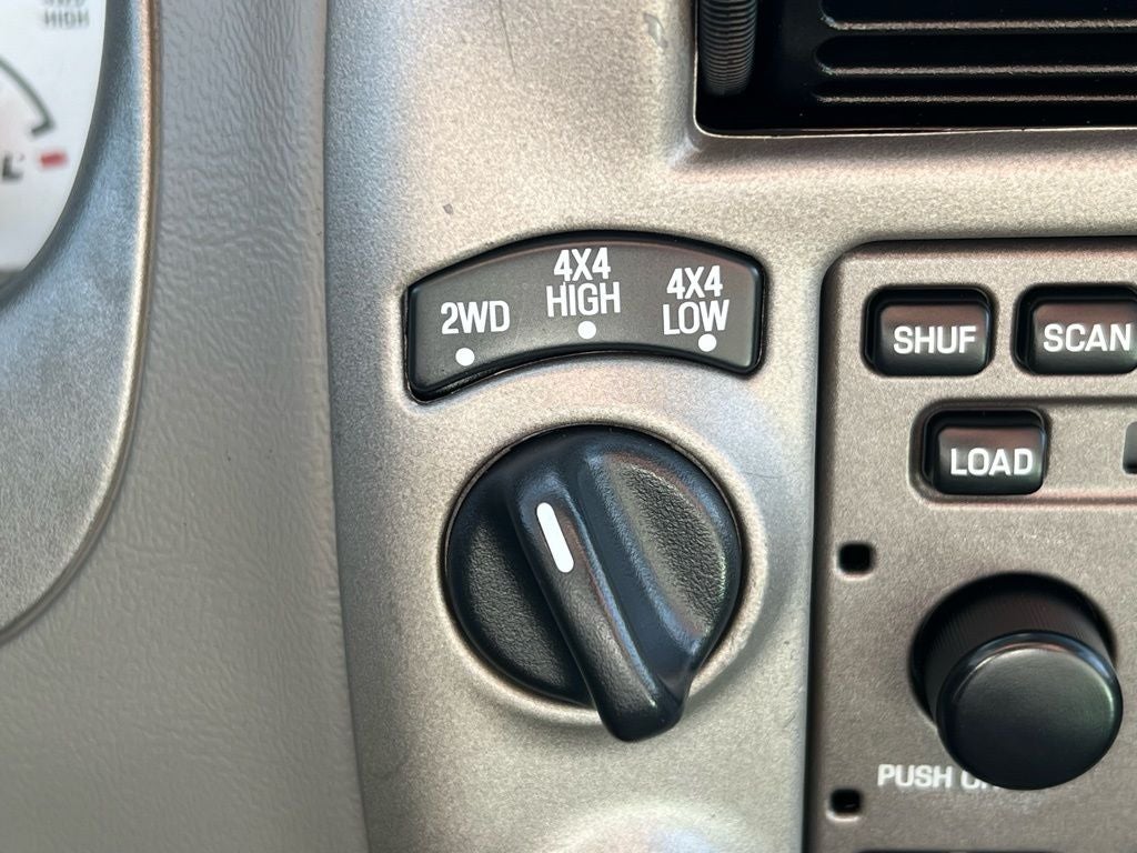 2003 Ford Explorer Sport Trac XLS 126 WB
