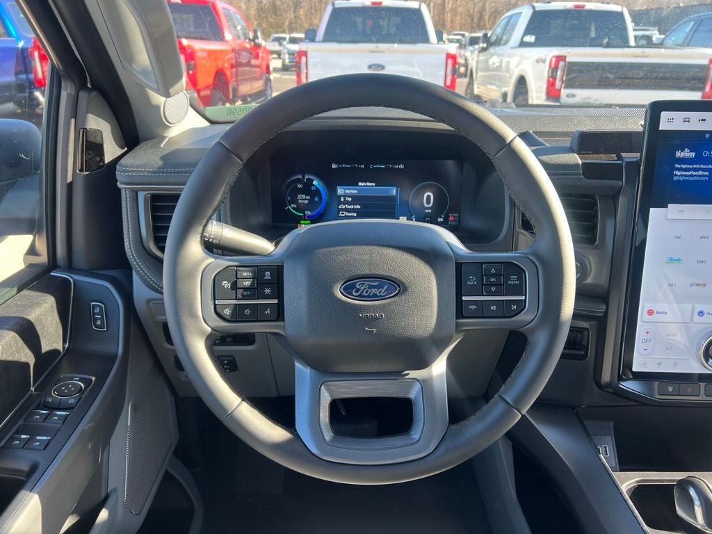 2025 Ford F-150 Lightning Flash