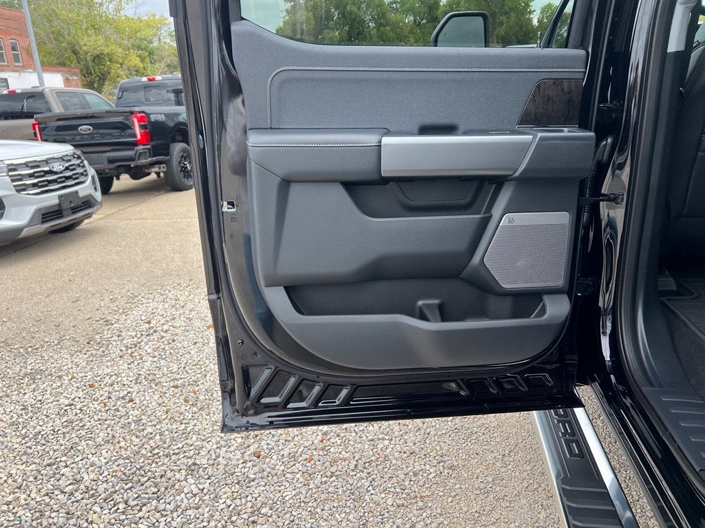 2027 Ford F-250 Lariat