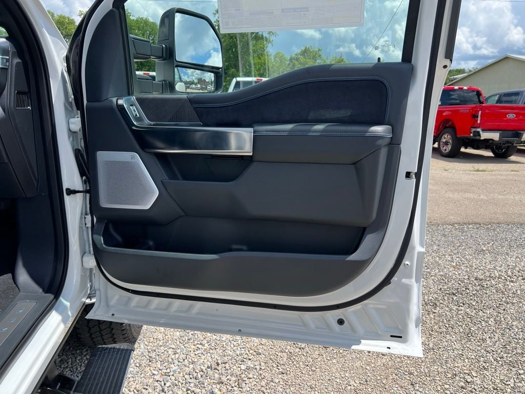 2025 Ford F-250 Platinum