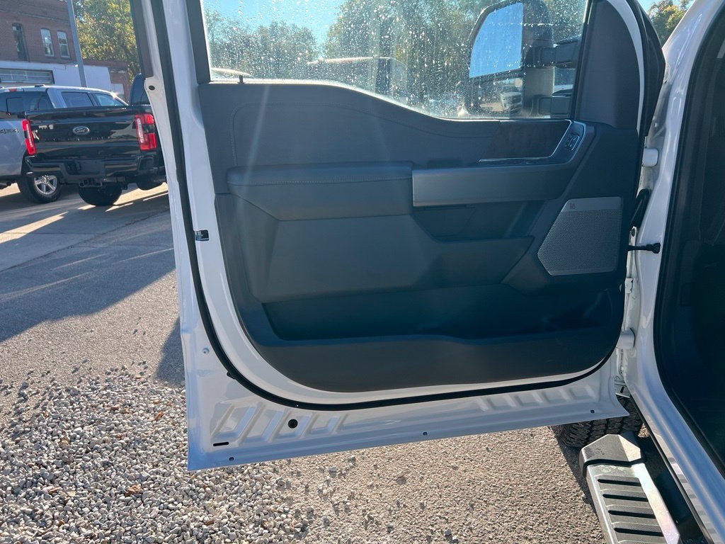 2027 Ford F-350 Lariat