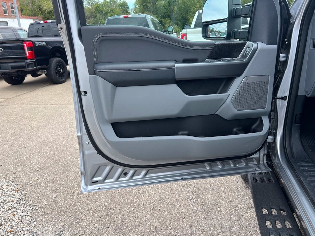 2027 Ford F-350 XLT