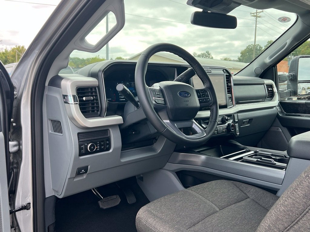 2027 Ford F-350 XLT