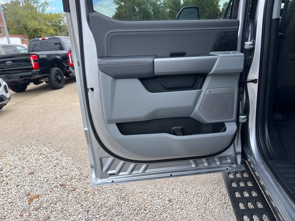 2027 Ford F-350 XLT