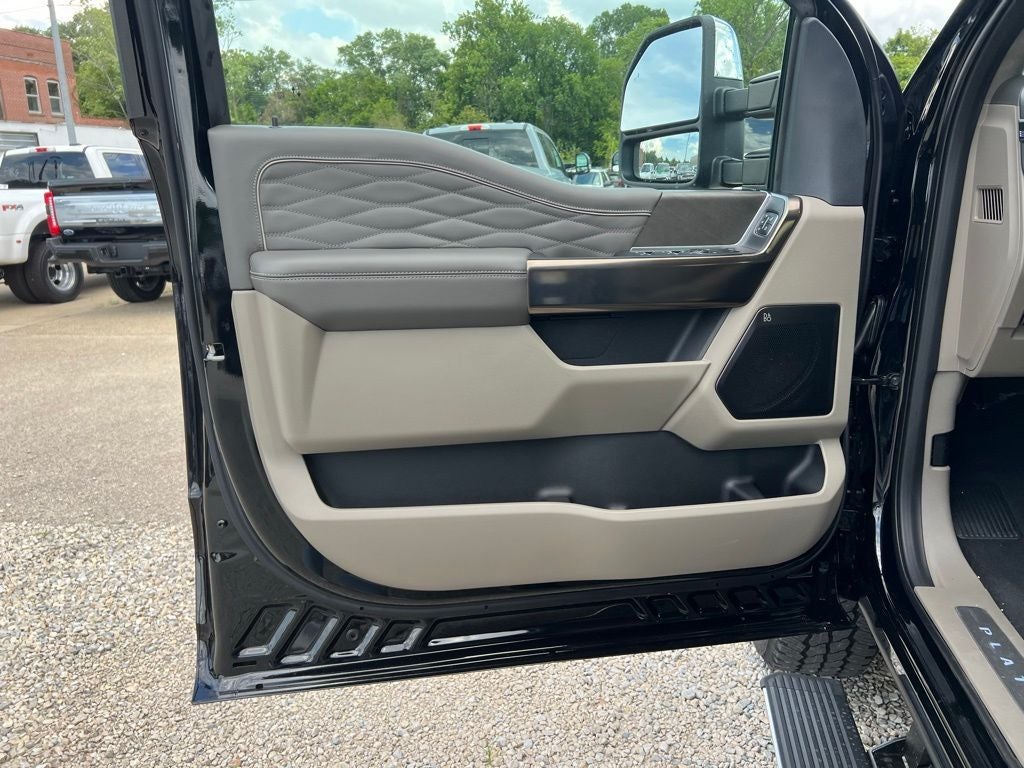 2025 Ford F-350 Platinum