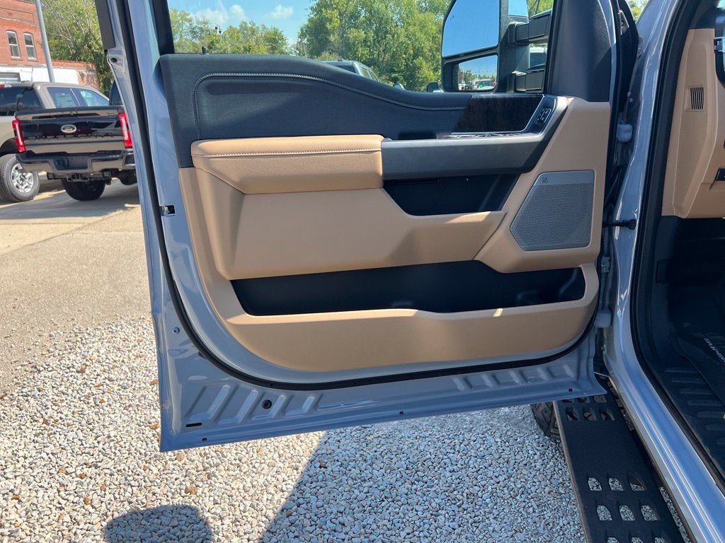 2027 Ford F-350 Lariat