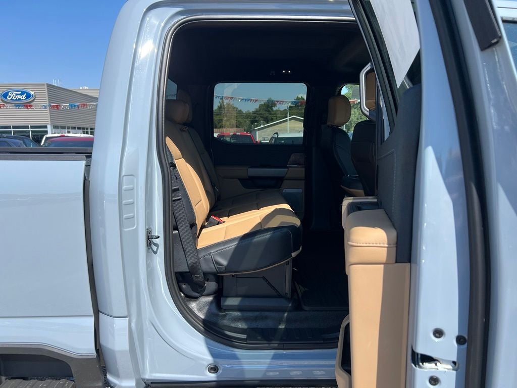 2027 Ford F-350 Lariat