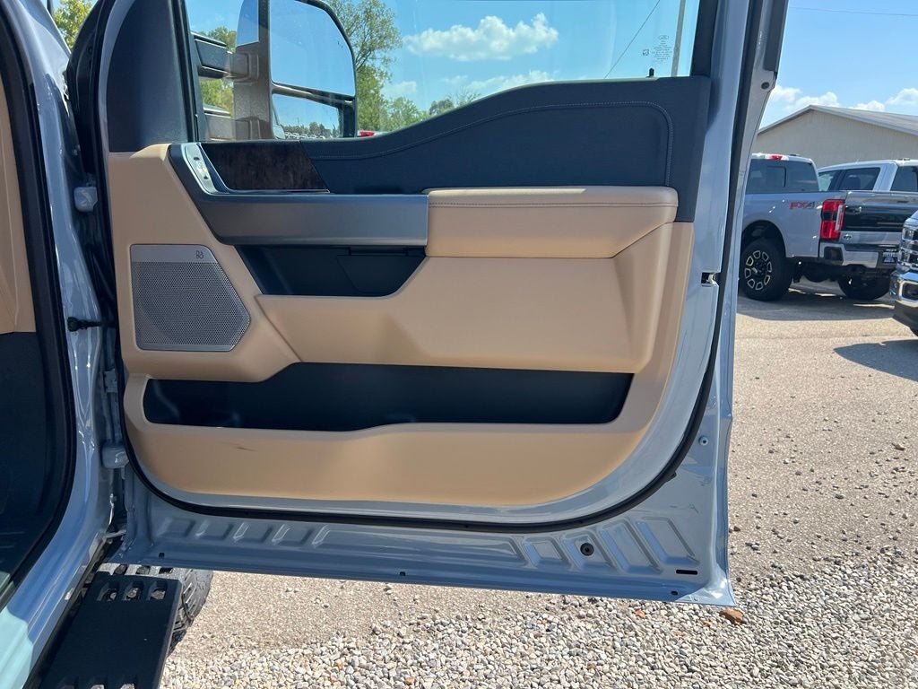 2027 Ford F-350 Lariat