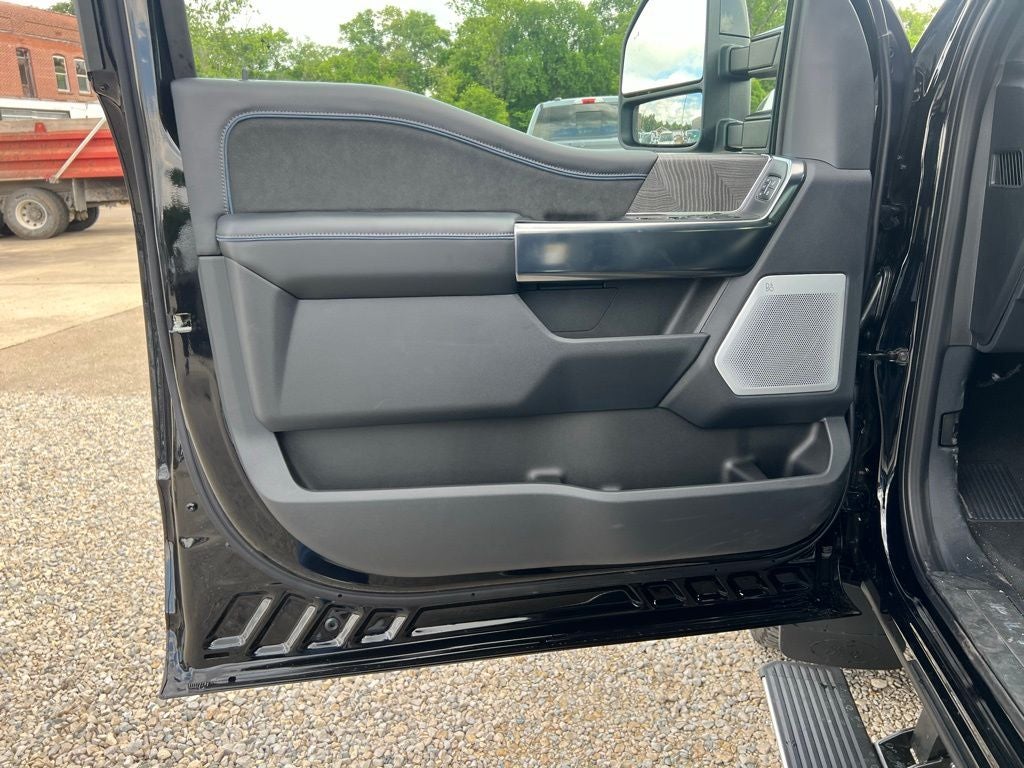 2025 Ford F-350 Platinum DRW