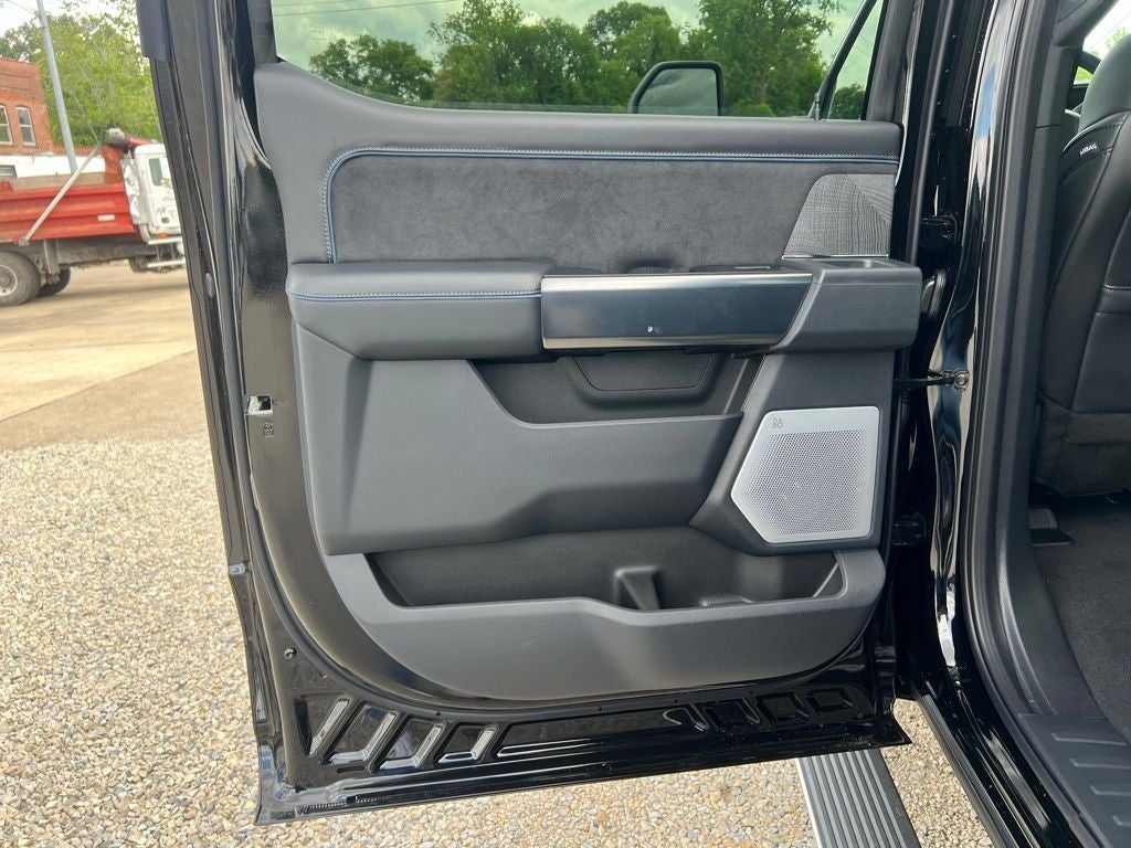 2025 Ford F-350 Platinum DRW