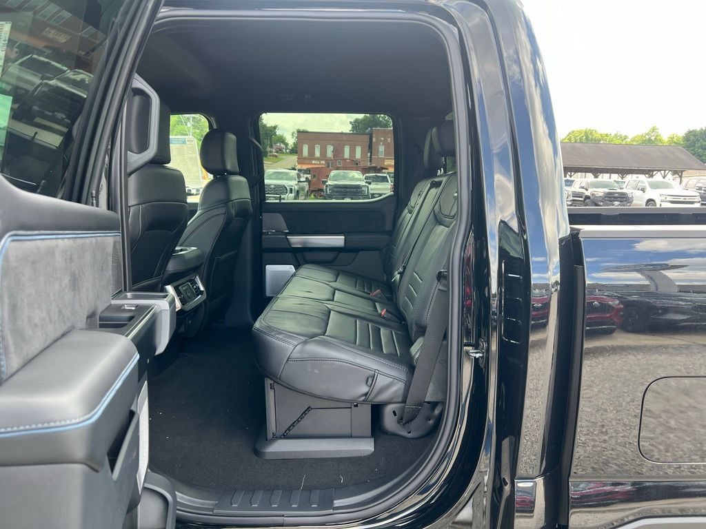 2025 Ford F-350 Platinum DRW