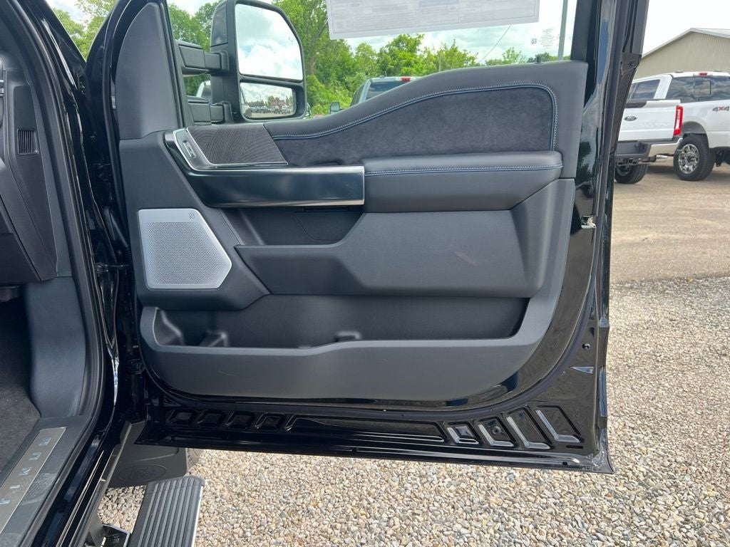 2025 Ford F-350 Platinum DRW