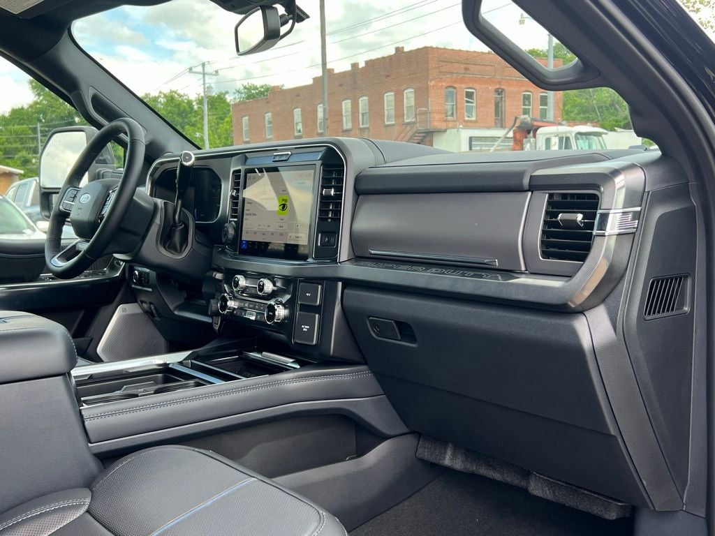 2025 Ford F-350 Platinum DRW