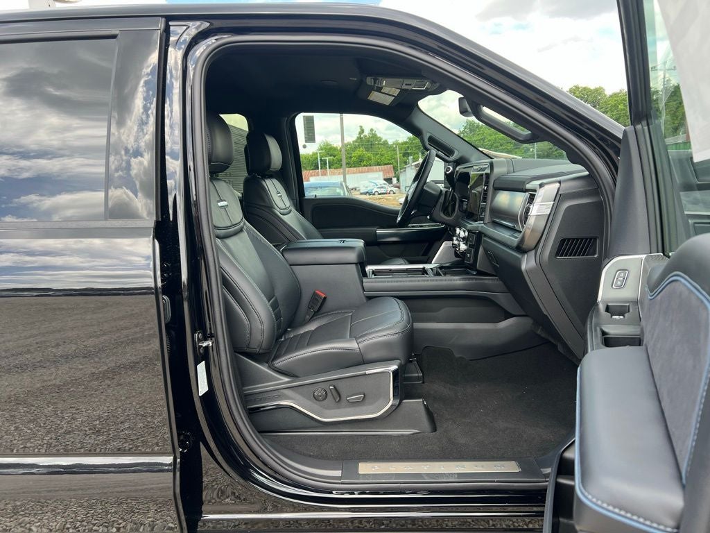 2025 Ford F-350 Platinum DRW
