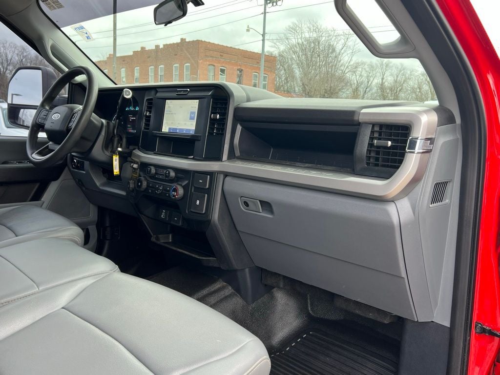 2025 Ford F-350 XL DRW