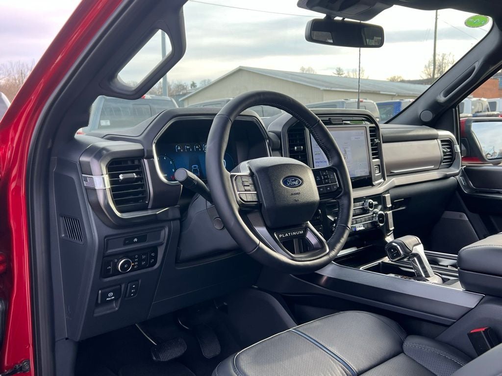 2025 Ford F-150 Platinum