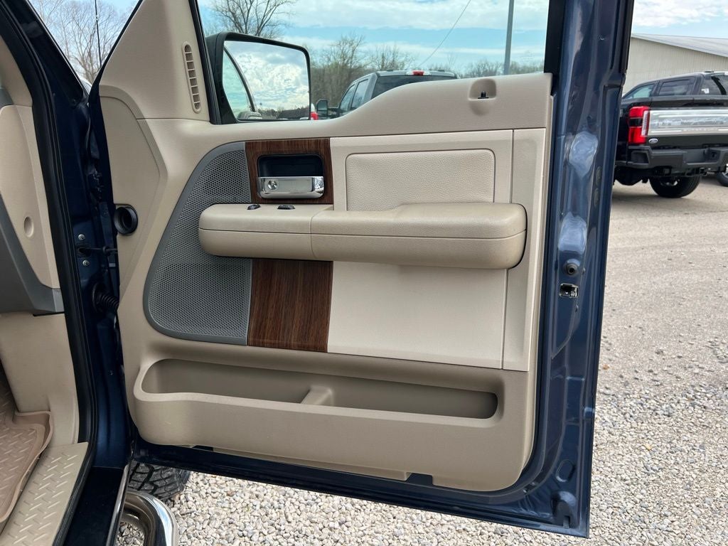 2004 Ford F-150 Lariat