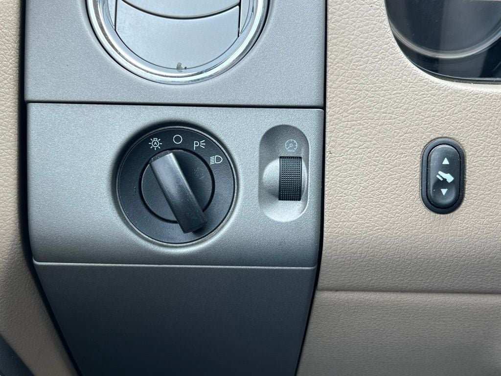 2004 Ford F-150 Lariat