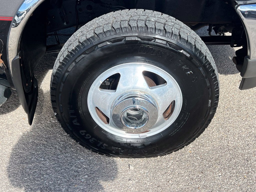 2002 Ford F-350 Lariat DRW