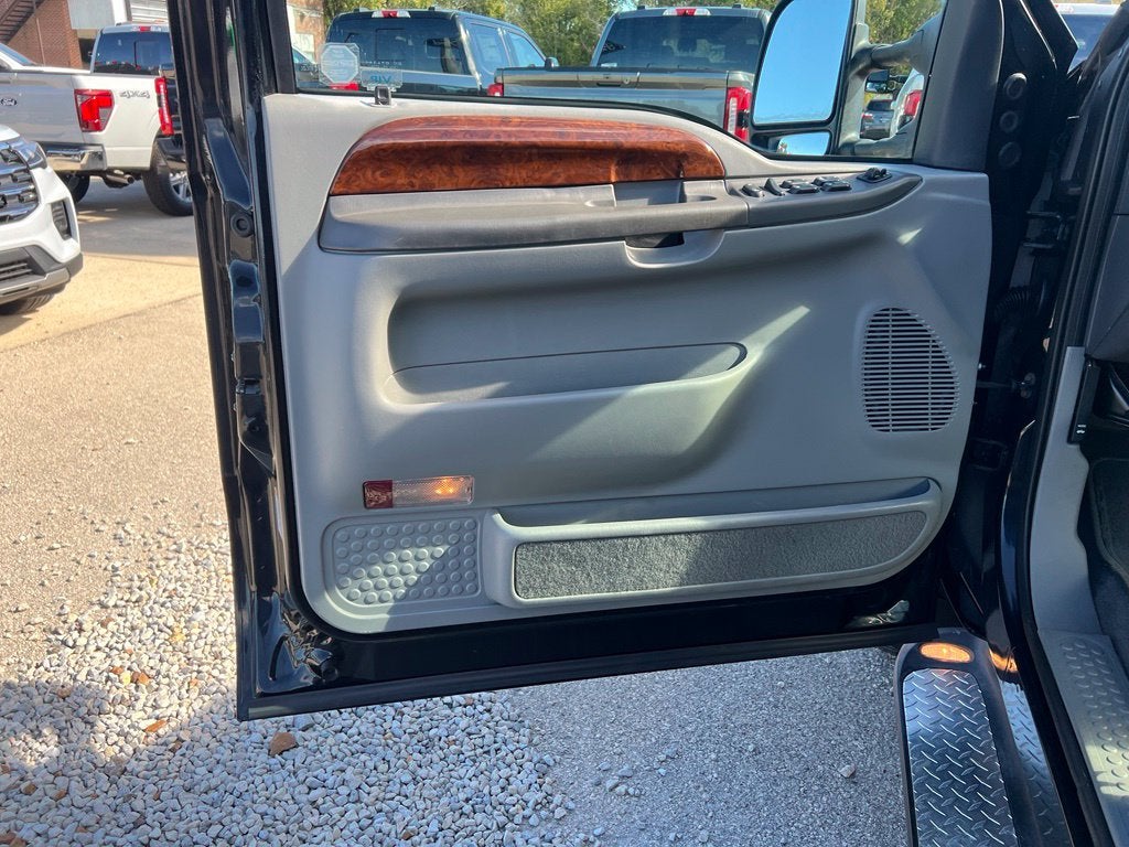 2002 Ford F-350 Lariat DRW