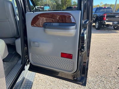2002 Ford F-350 Lariat DRW