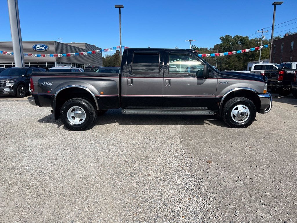2002 Ford F-350 Lariat DRW